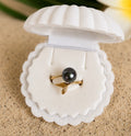 Bague MAKAROA en plaqué or avec perle de Tahiti noire