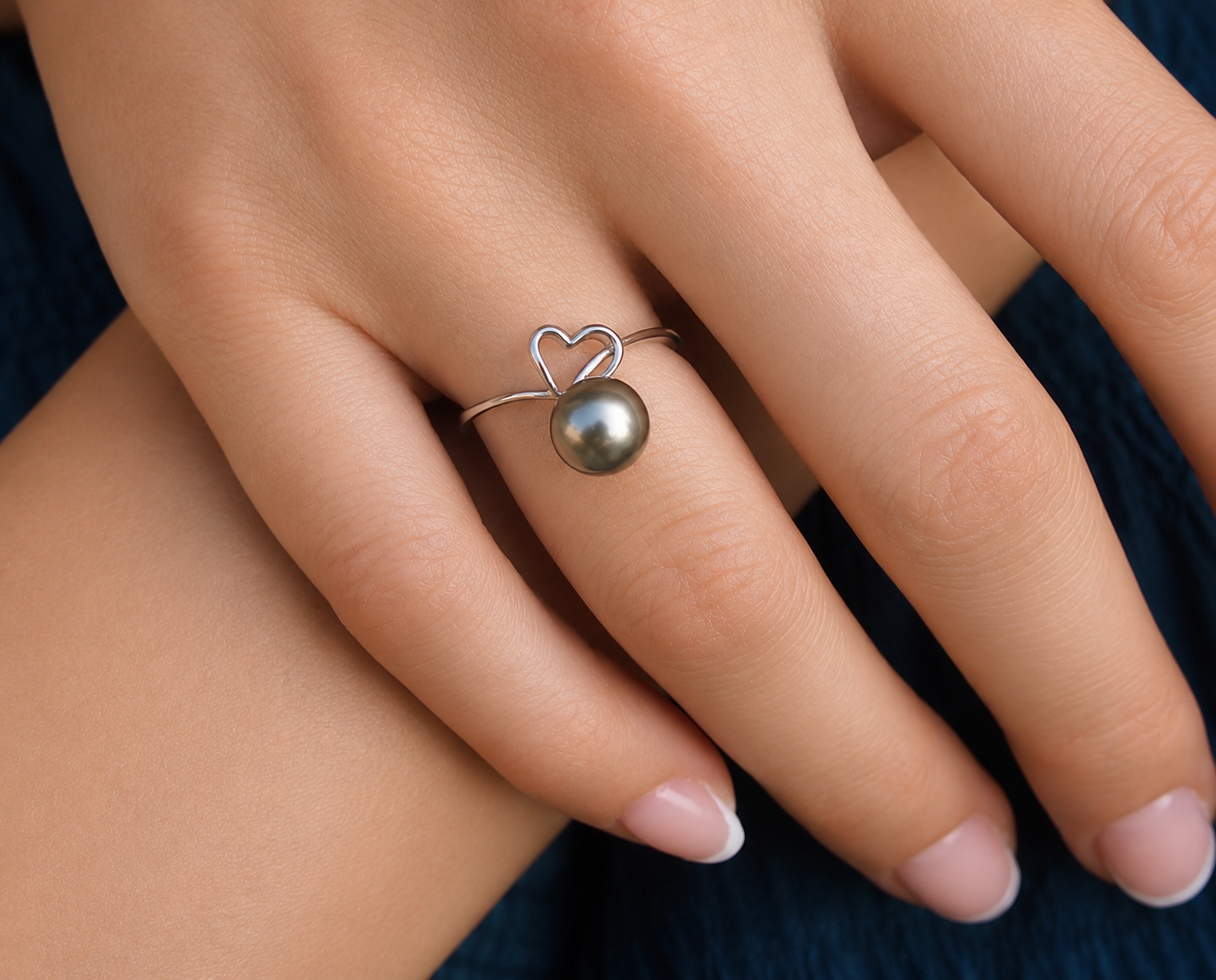 Bague cœur en argent 925 ornée d'une authentique perle de Tahiti grise