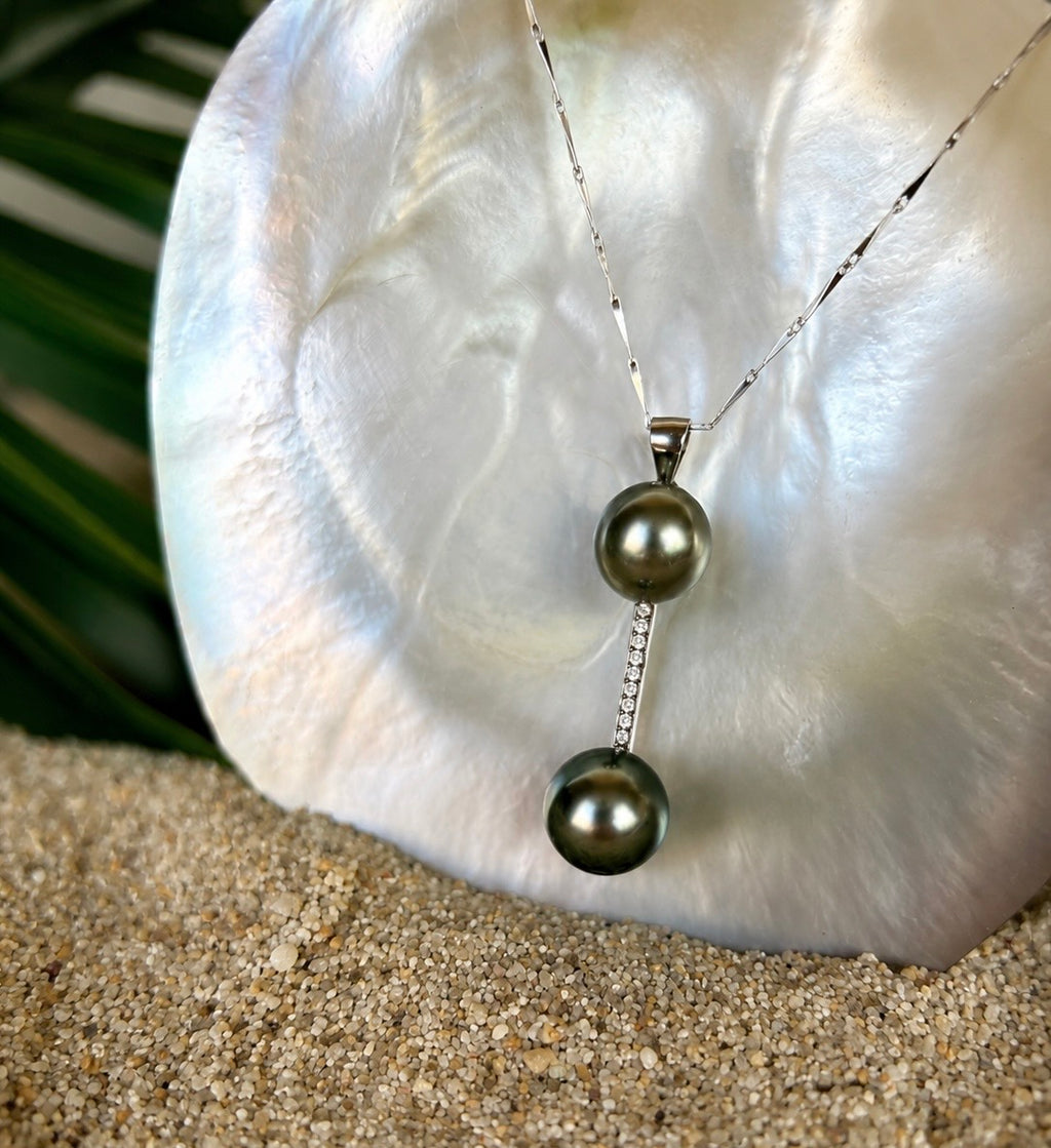 Collier MAKEMO en argent 925 avec deux authentiques perles de Tahiti multicolores et oxydes de zirconium