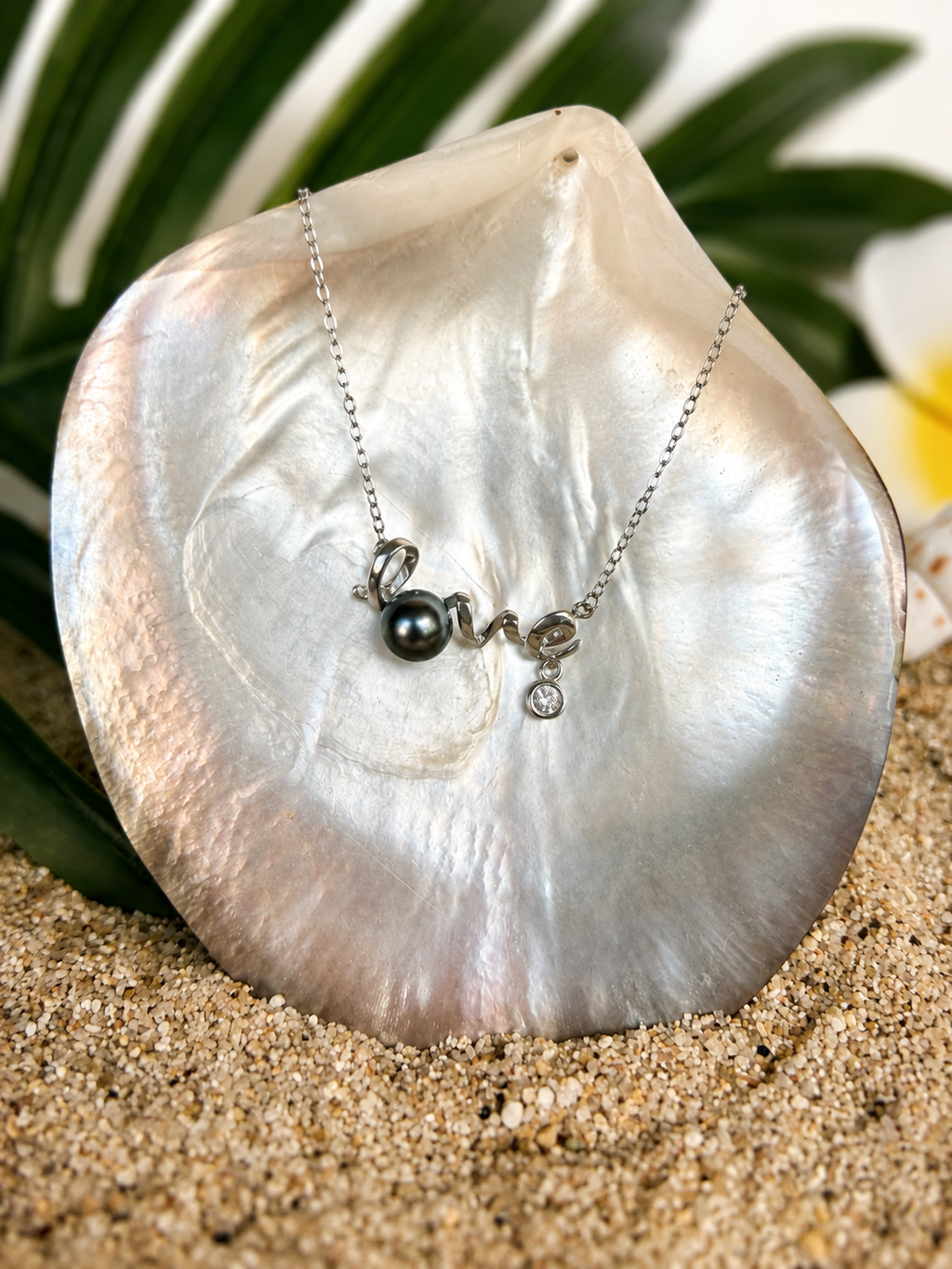 Collier MARAKAU Love en argent 925 avec perle de Tahiti noire et oxyde de zirconium