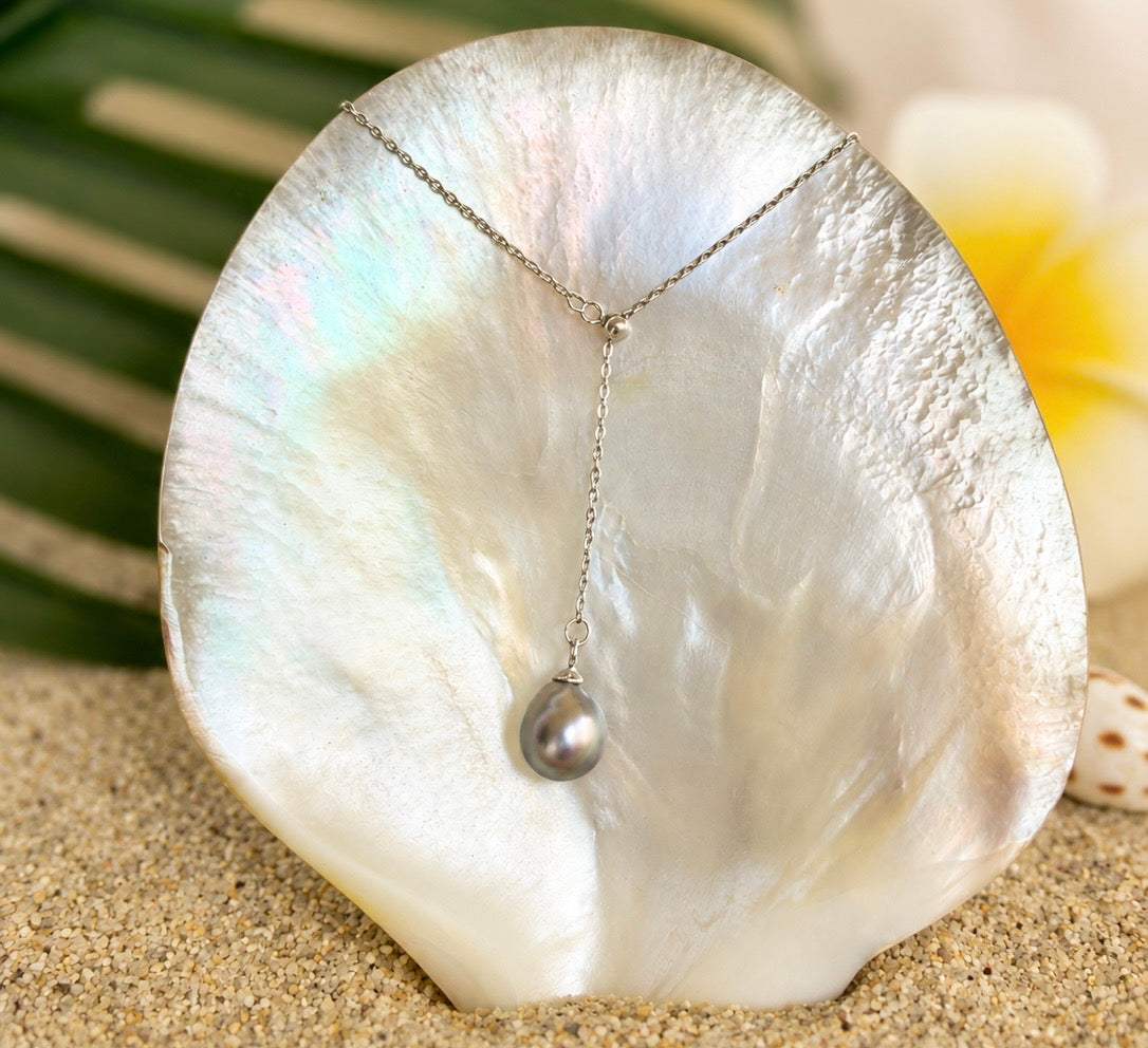 Collier NIHIRU en argent 925 avec authentique perle de Tahiti grise en forme de goutte