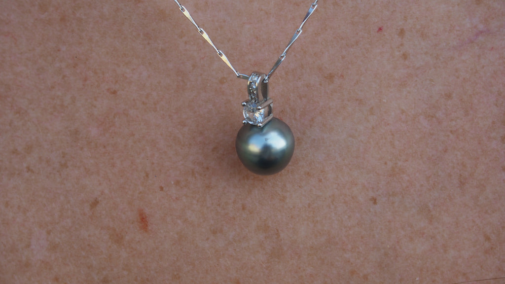 Collier argent 925 avec authentique perle de Tahiti bleu gris et pendentif serti de zirconiums