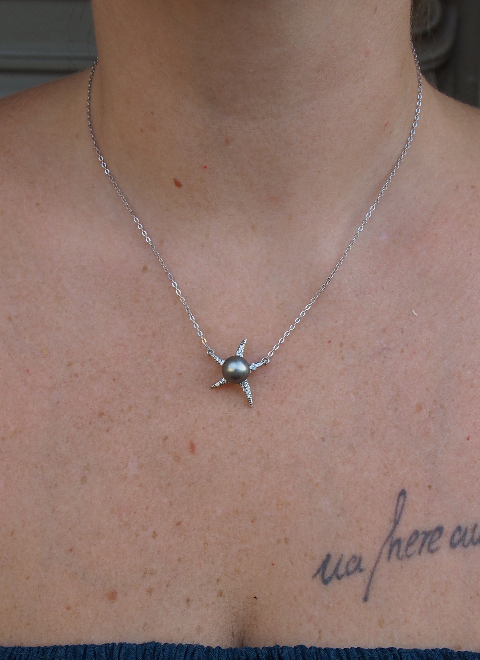 Collier étoile de mer argent 925 orné d'une authentique perle de Tahiti multicolore