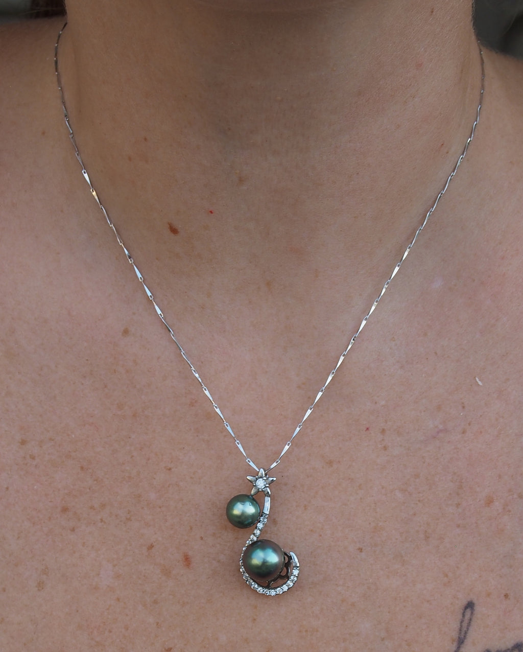 Pendentif HAO en argent 925 orné de deux authentiques perles de Tahiti naturelles